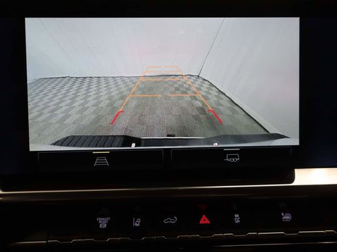 Used 2025 Chevrolet Silverado 2500 LT w/ Convenience Package image 12