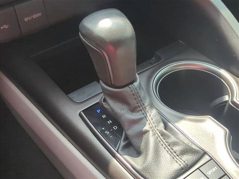 Used 2024 Toyota Camry SE image 15