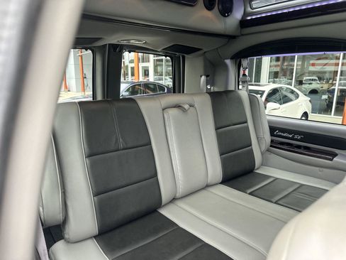 Used 2016 GMC Savana 2500 RWD image 23