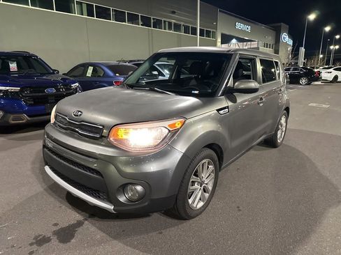 Used 2017 Kia Soul + image 24