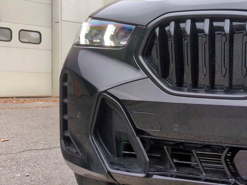 Used 2026 BMW X6 xDrive40i w/ Climate Comfort Package image 11