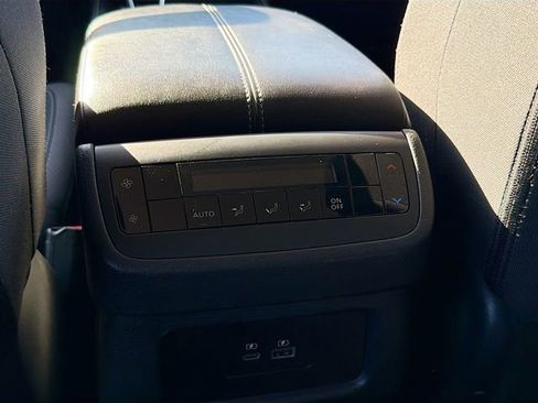 Used 2025 Nissan Pathfinder SV FWD image 24