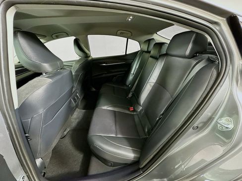 Used 2025 Toyota Camry XLE image 24