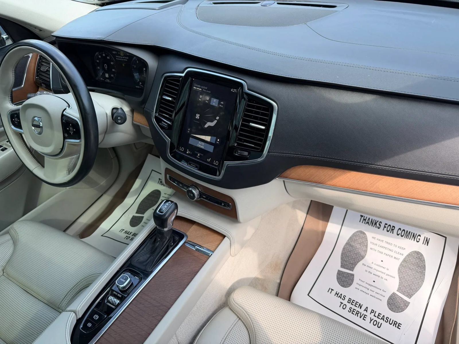 Used 2016 Volvo XC90 T6 Inscription w/ Vision Package AWD/4WD image 39