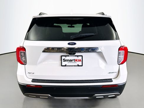 Used 2023 Ford Explorer XLT w/ Equipment Group 202A AWD/4WD image 6