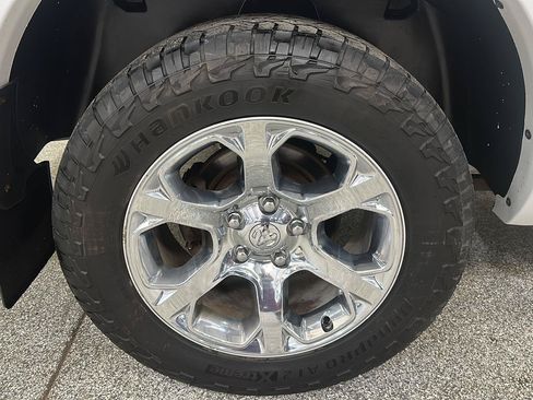 Used 2017 RAM 1500 Laramie w/ Convenience Group AWD/4WD image 10