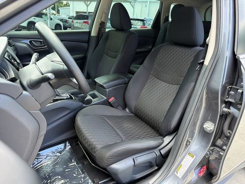 Used 2019 Nissan Rogue S FWD image 27