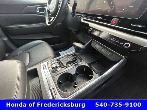 Used 2025 Kia Carnival SX w/ SX Dark Edition Package FWD image 20