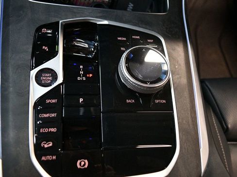 Used 2025 BMW X5 xDrive40i w/ Executive Package image 76