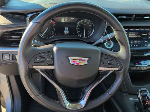 Certified 2025 Cadillac XT6 Premium Luxury image 9