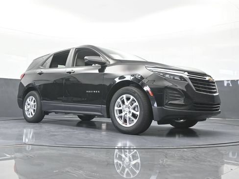 Used 2023 Chevrolet Equinox LS FWD image 58