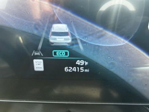 Used 2023 Kia Niro EX image 16