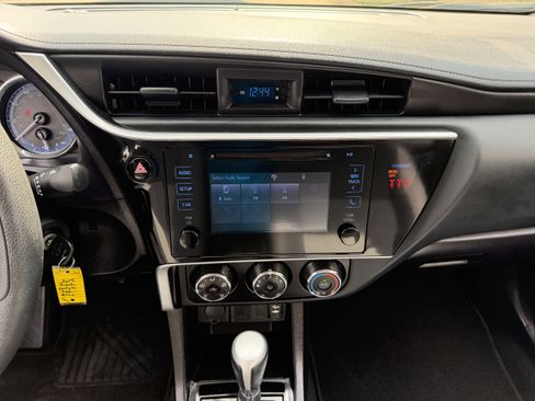 Used 2019 Toyota Corolla L image 26