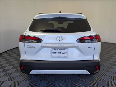 New 2026 Toyota Corolla Cross XLE image 6