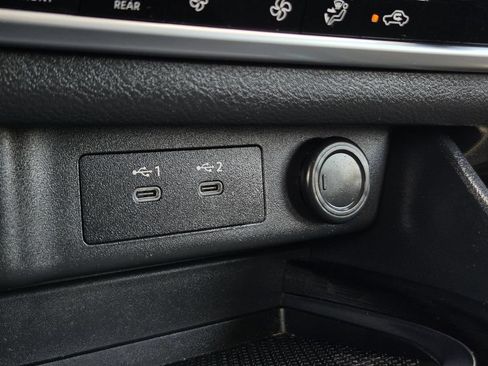 Used 2025 Nissan Rogue SV FWD image 21