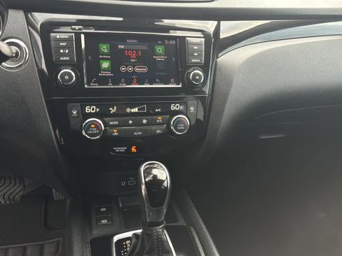 Used 2022 Nissan Rogue Sport SL FWD image 11