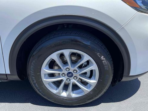 Used 2022 Ford Escape SE FWD image 71