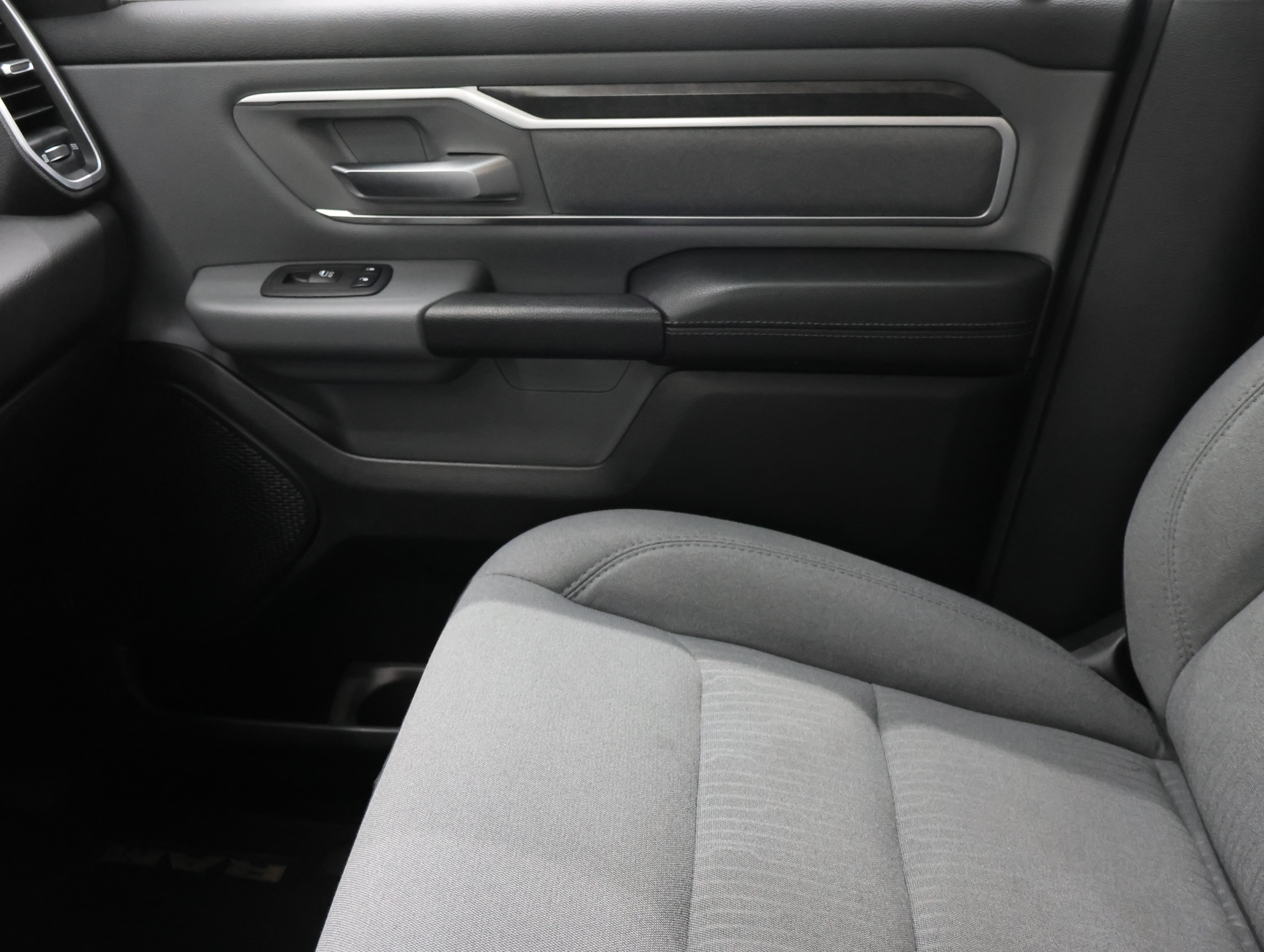 Used 2020 RAM 1500 Big Horn AWD/4WD image 13