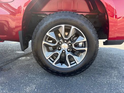 Used 2024 Chevrolet Silverado 1500 LT AWD/4WD image 33