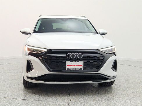 Used 2024 Audi Q8 e-tron Premium AWD/4WD image 2