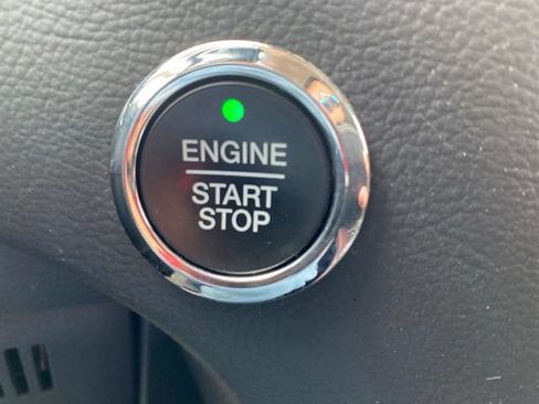 Used 2024 Ford Edge SEL AWD/4WD image 9
