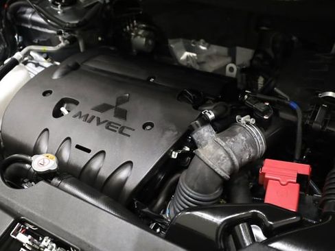 Used 2025 Mitsubishi Outlander Sport SE image 9