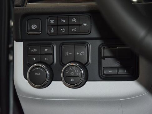 New 2026 Chevrolet Suburban Premier w/ Sun And Tow Package image 36