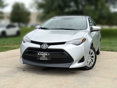Used 2017 Toyota Corolla LE FWD image 1