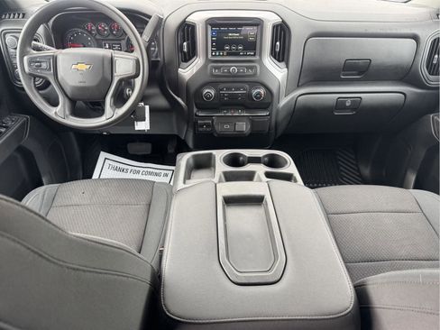 Used 2019 Chevrolet Silverado 1500 Custom w/ Custom Value Package image 12