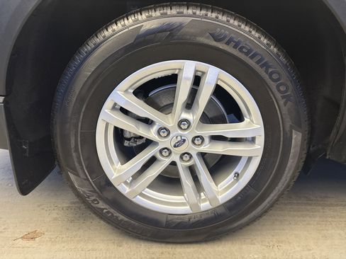 Used 2022 Ford Explorer XLT w/ Class IV Trailer Tow Package image 8