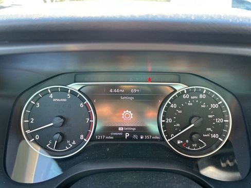 Certified 2025 Nissan Rogue SV image 26