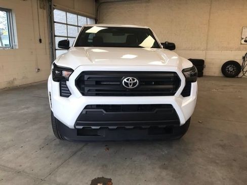 Used 2024 Toyota Tacoma SR RWD image 9