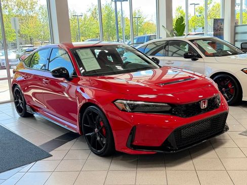 Certified 2025 Honda Civic Type R image 2