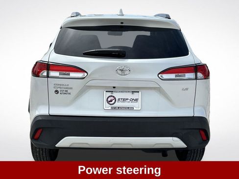 Used 2022 Toyota Corolla Cross LE image 6
