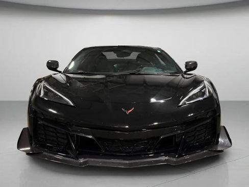Used 2024 Chevrolet Corvette Z06 w/ Z07 Performance Package RWD image 9