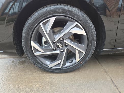 New 2026 Hyundai Elantra Limited image 11