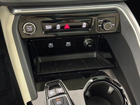 Used 2025 Audi Q5 Premium AWD/4WD image 16