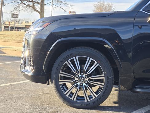 New 2026 Lexus LX 600 4WD w/ Accessory Package (2T) image 5
