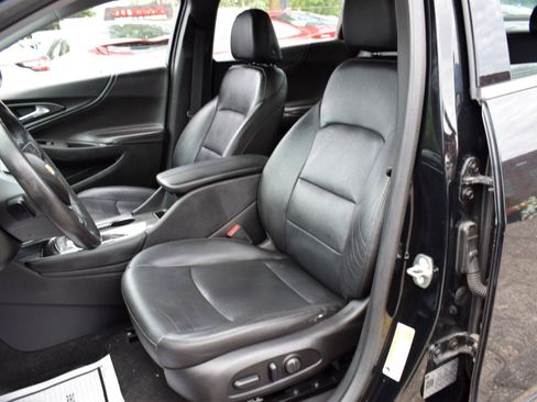 Used 2018 Chevrolet Malibu LT w/ Leather Package FWD image 29