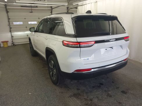 Used 2023 Jeep Grand Cherokee 4WD 4xe image 3