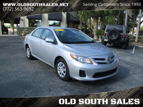 Used 2011 Toyota Corolla LE image 1
