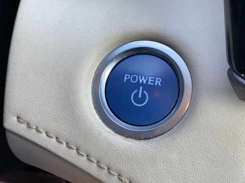 Used 2021 Toyota Highlander XLE image 43