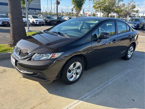 Used 2013 Honda Civic LX image 2