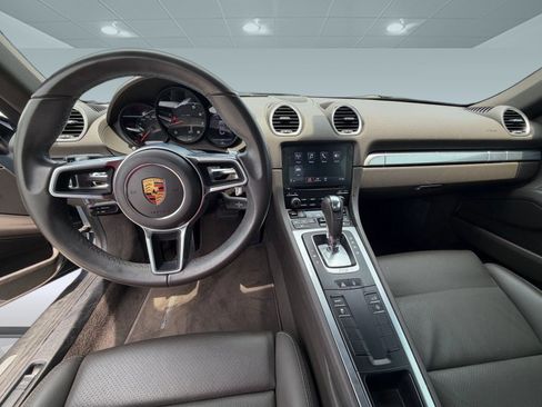 Used 2018 Porsche 718 Cayman RWD image 23
