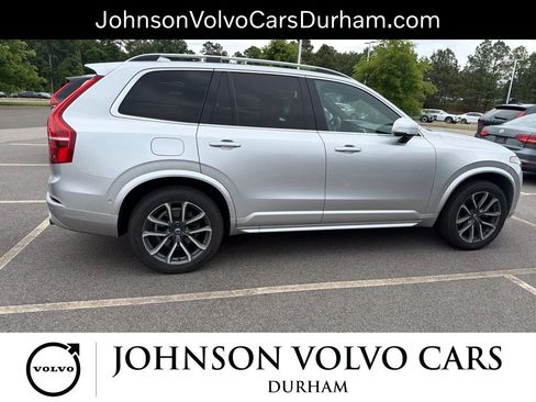 Used 2018 Volvo XC90 T5 Momentum w/ Convenience Package AWD/4WD image 11