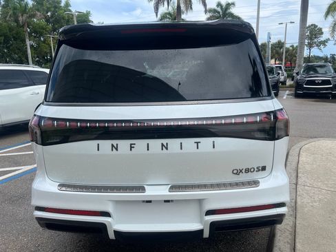 Used 2026 INFINITI QX80 4WD w/ Sport Exterior Package image 7