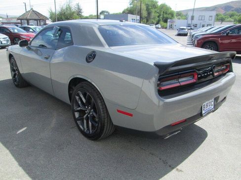 Used 2019 Dodge Challenger SXT w/ Blacktop Package RWD image 4