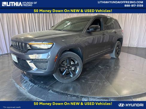 Used 2022 Jeep Grand Cherokee Altitude AWD/4WD image 1
