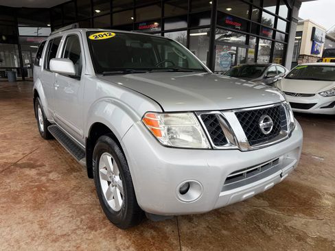 Used 2012 Nissan Pathfinder SV image 1