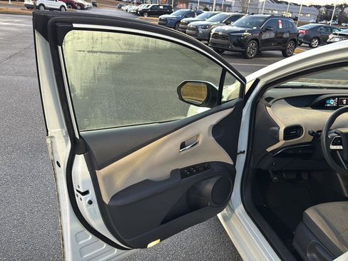 Used 2016 Toyota Prius Two image 14
